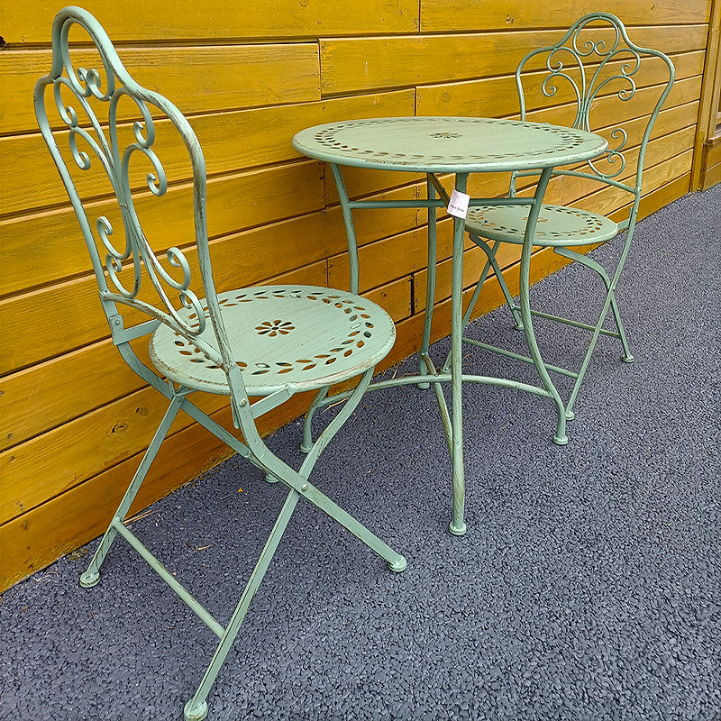 French Country Iron Table and  - огляд і ціна Outdoor Furniture Iron
